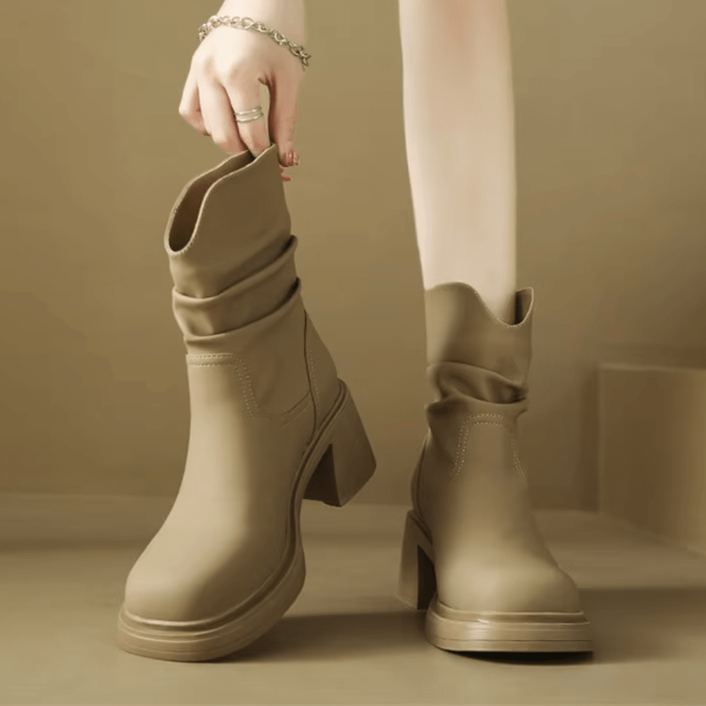 bota-feminina-de-couro-com-salto-maggie-5350898 - Kabani