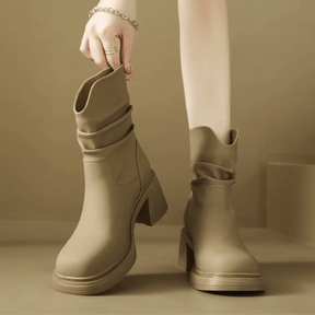 bota-feminina-de-couro-com-salto-maggie-5350898 - Kabani