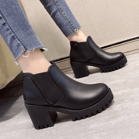 bota-feminina-de-couro-com-salto-rubie-9191599 - Kabani