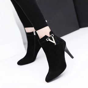 bota-feminina-de-couro-elegance-grace-3034695 - Kabani