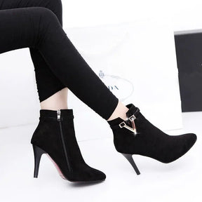bota-feminina-de-couro-elegance-grace-3819857 - Kabani