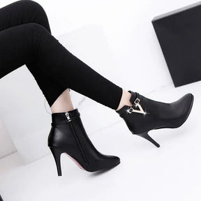 bota-feminina-de-couro-elegance-grace-7284031 - Kabani