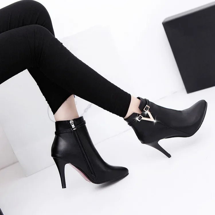 bota-feminina-de-couro-elegance-grace-7284031 - Kabani