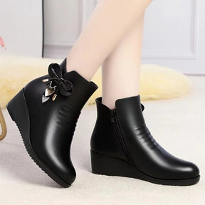 bota-feminina-de-couro-forrada-inverno-3207908 - Kabani