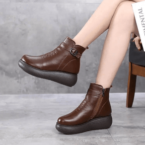 bota-feminina-de-couro-impermeavel-bessie-6185278 - Kabani