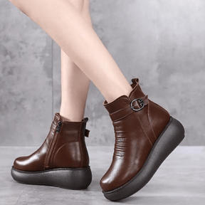 bota-feminina-de-couro-impermeavel-bessie-9683456 - Kabani