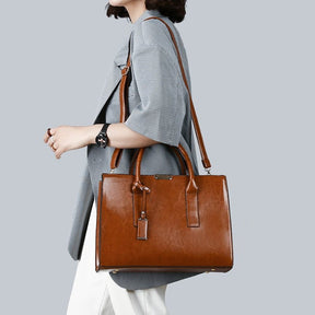 conjunto-feminino-em-couro-bolsa-2-carteira-premium-bags-9283159 - Kabani