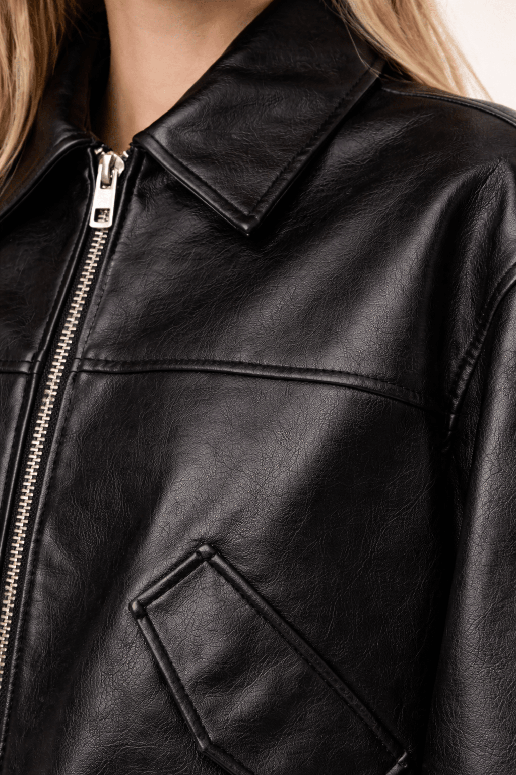 jaqueta-feminina-de-couro-bomber-5279770 - Kabani